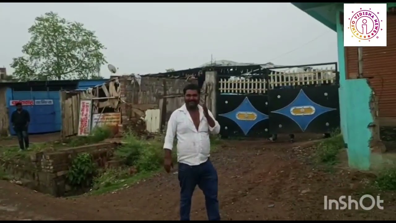 VIDISHA NEWS - विदिशा में सड़क के गड्डो से परेशान लोगो ने  दुर्घटनाओं से बचने निकाला यह अदभुत तरीका