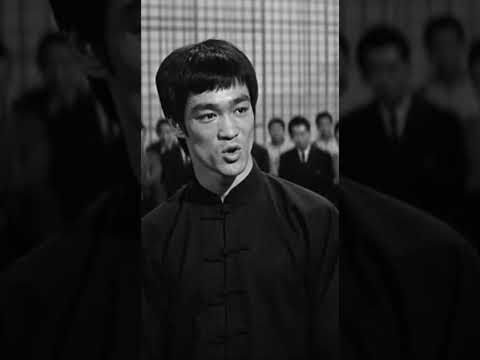 Bruce Lee Reads His Opponent Like a Book #kungfu #brucelee  #martialarts   #ViralShorts