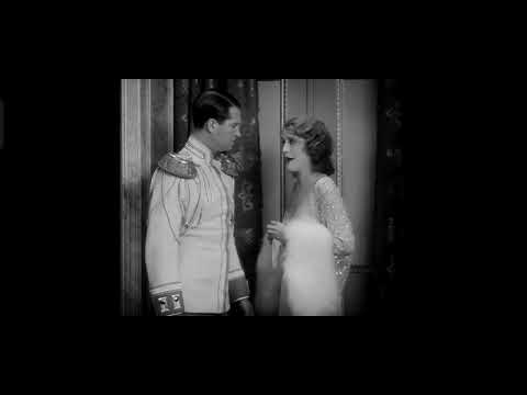 The Love Parade (1929) Maurice Chevalier Jeanette MacDonald Lillian Roth (Complete Pre Code Movies)
