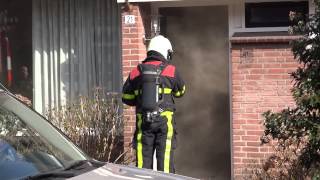 preview picture of video 'Hond gered bij woningbrand Goirle. 13-03-2015'