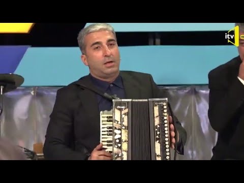 Rafael İsgəndərovun qarmon çalmağını görmüsünüzmü?