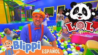 Blippi visita un Patio de Juegos Cubierto | Aprende con Blippi | aprender colores