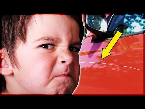 SE NAARMUTTI OPETTAJAN AUTON...