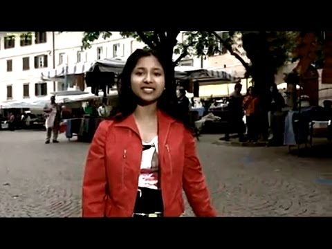 Belsy. Spiel noch einmal die Gitarre.