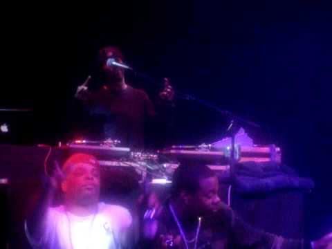 BUSTA RHYMES LIVE CONCERT !! SHOWCASE LIVE FOXBORO