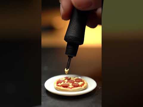 Tiny Pizza Perfection: Miniature DIY Food Art!