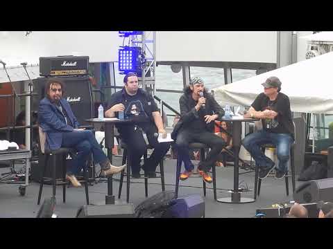 Ace Frehley & Bruce Kulick Q&A Part 1 {Kiss Kruise Vlll Pool Deck 11/3/18}