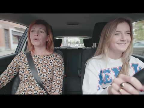 "Sorry ik was mijn ma aan het bellen!" | Bloopers