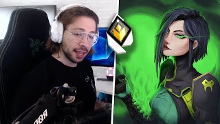 CombatRy - YILAN MİSALİ VIPER OYNUYOR! (Valorant Radiant)