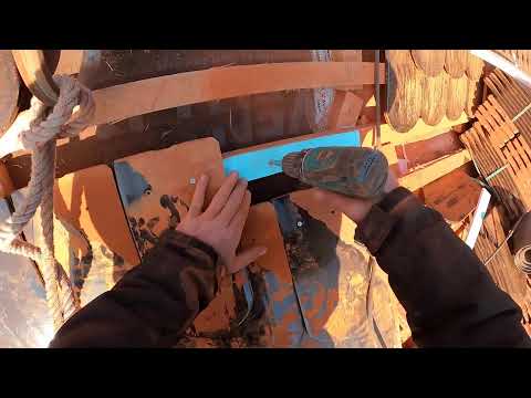 Rechte fliehende Biberschwanzkehle an Trapezgaube - Teil 7 - Biberschwanzdach in Leisnig