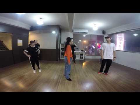 Ling Liu 小伶 House - Severin by SIS