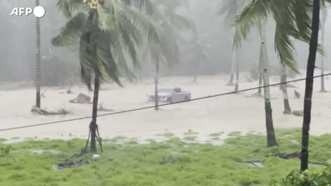 Il tifone Kalmaegi sommerge le Filippine