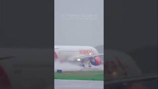 Download lagu Despegue bajo fuerte lluvia - A320 de Avianca #aviation #avianca #travel #airbus mp3