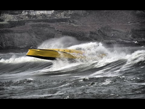 'Maskulin' & 'Thunder Child II' in storm 'Maskulin' & 'Thunder Child II' in storm