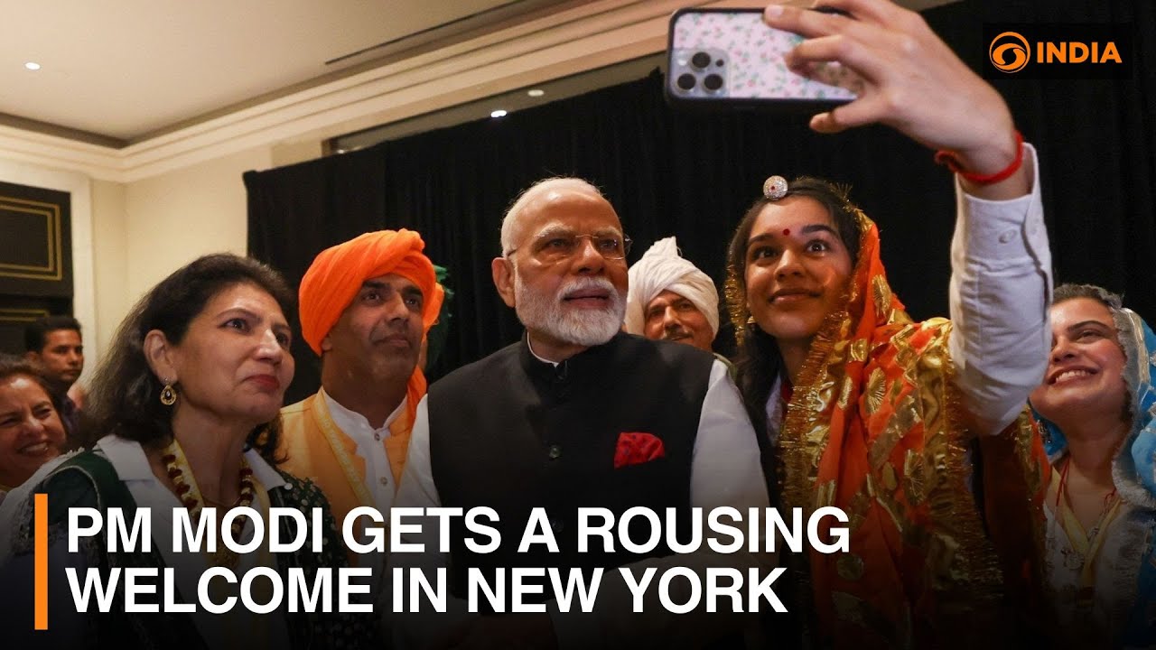 PM Modi gets a rousing welcome in New York | DD India