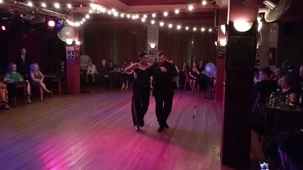 "Ríe Payaso" - Tango - Anita Escobar y Adrián Luppi