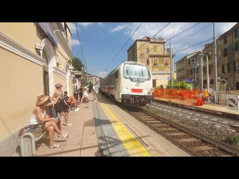InterCity 510 Salerno - Torino, pilota Z1A + E.401.020 in transito a Bogliasco