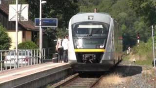 preview picture of video 'BÜ Mensengesäß Bahnhofstr. mit Desiro'
