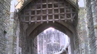 preview picture of video 'Getting inside Caerphilly Castle'