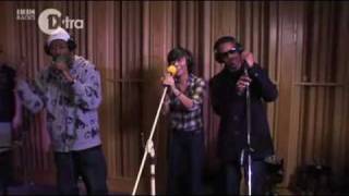 Lisa Maffia - All Over 2010 (Radio 1 Live Lounge)