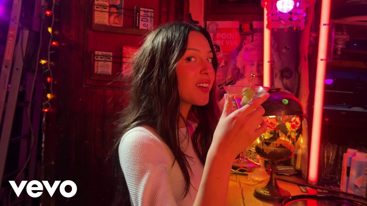 Olivia Rodrigo - drop dead (behind the scenes)