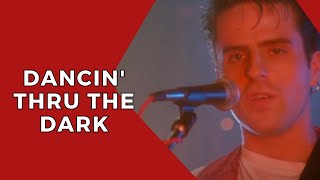 Con O&#39;Neill singing Dancin&#39; Thru The Dark