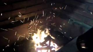preview picture of video 'Novo método de acender carvão para churrasco.'