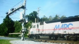 preview picture of video 'Busy Train Crossing in Beltsville'