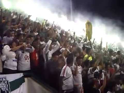Torcida Gamense - Gama x Brasiliense - Festa com sinalizadores