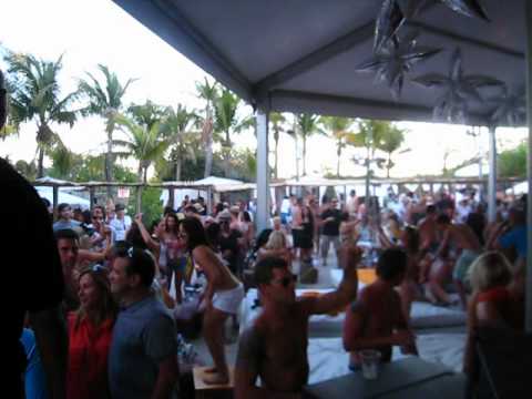Hernan Cattaneo at Nikki Beach, WMC 2012