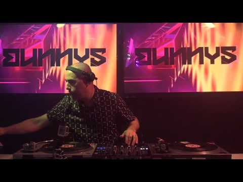 DJ Bunnys aka Ban Schiavon :: Fev/17 :: Techno No Frontiers