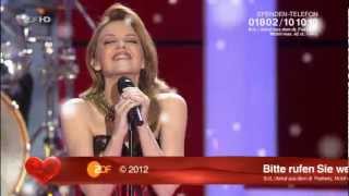 [HD] LET IT SNOW (Live at Ein Herz für Kinder) - Kylie Minogue