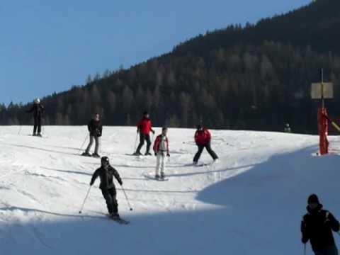 CUBE Savognin (CH)  2010 - Annika beim ski-fahren
