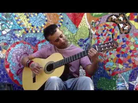 Todo El Mundo Viene A Golpear Mi Puerta video