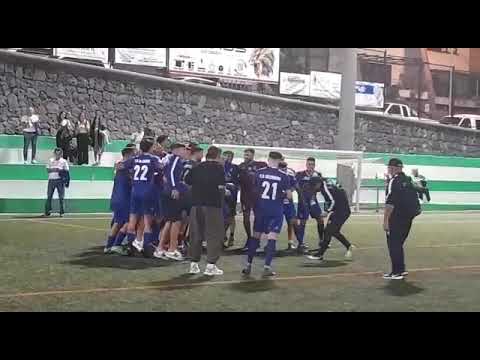 Jugadores CD Buzanada celebran Campeonato Preferente 2022-23