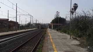 preview picture of video 'L'Intercity 724 in transito da Carruba'