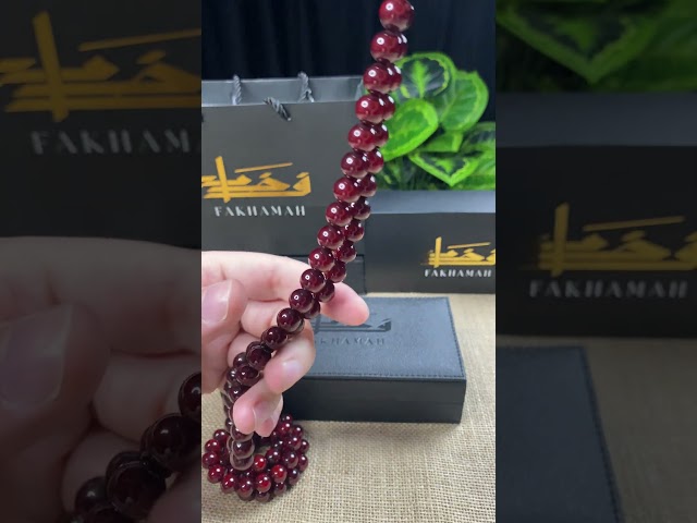 مسباح مسكي كرزي داكن ممزوج بالأسود