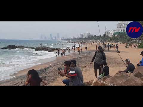 Sri lanka 🇱🇰 Most Beautiful Beach in Colombo Mount Lavina