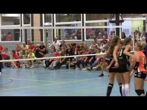 TUNNIS NL - VOLLEYBAL  IN ACTIVIAHAL IN SINT ANTHONIS FLYNTH FLAMINGO'S ACTIVIA - LADIES IN BLACK
