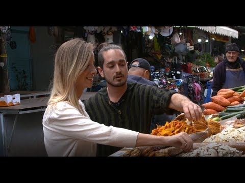 Flavors of Israel - Ilay Becker cooking authentic Italian dishes!