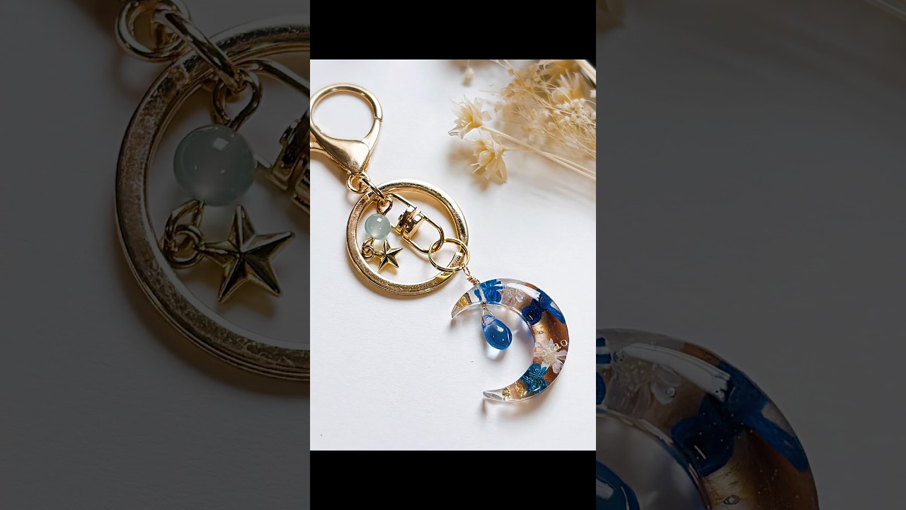 亡くなった愛犬の毛を使って月のキーホルダー作りました⋆⸜☾‎𖤐⡱#レジン#resin #愛犬#ペットロス #キーホルダー#handmade