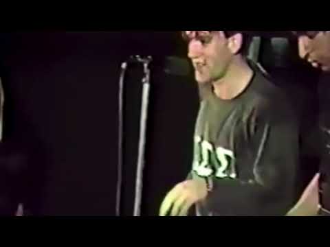 R.E.M- Moral Kiosk- Live @RaleighUnderground- (10/10/1982)