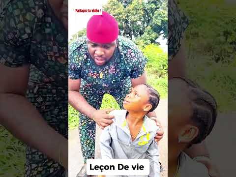 Cette dame frappe une fillette sans connaître la vérité… la fin va vous choquer ! 😭