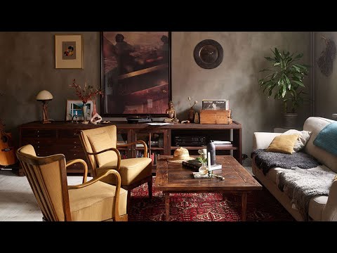 Inside A Beautiful Vintage Apartment That Dominant Of Wood Materials and Rich Dark Hues