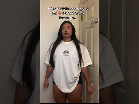 Cute Muscle Girl Thinking 🍓 IF Protein Goes in her 😳 Female Fitness Motivation #shorts #gym #ifbb