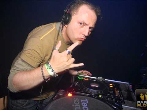 Sandy Warez @ Footworxx vs Suburbsounds Brugge 12.11.11.