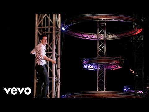 Douwe Bob - Suffer in Style (Live) - Vevo @ Paaspop 2016