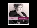 Kirsty MacColl - There's A Guy Works Down The Chip Shop Swears He's Elvis