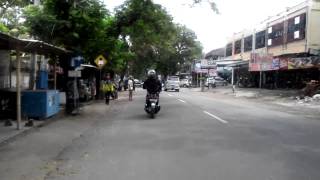 preview picture of video 'ベモから見たマタラムの町　Mataram City Lombok Indonesia'