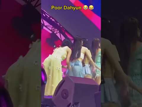 Momo can’t leave Dahyun’s butt alone 😭😂 #twice #dahyun #twicemomo #dahmo #twiceconcert #twiceedit